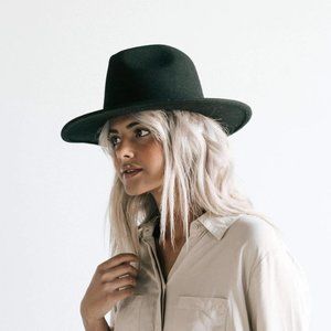 Gigi Pip Wes Black 59 M/L